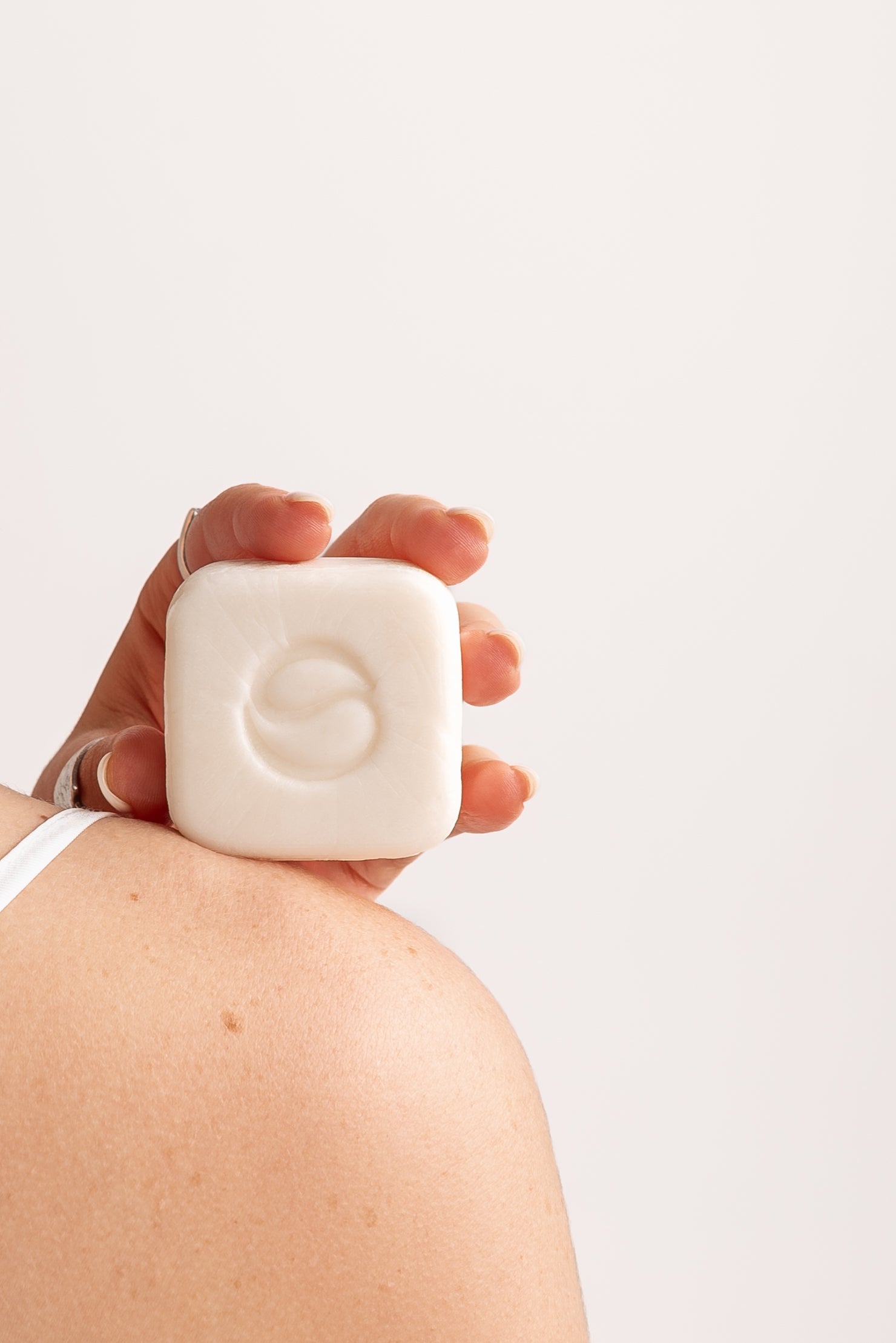 Solte solid shampoo-soap