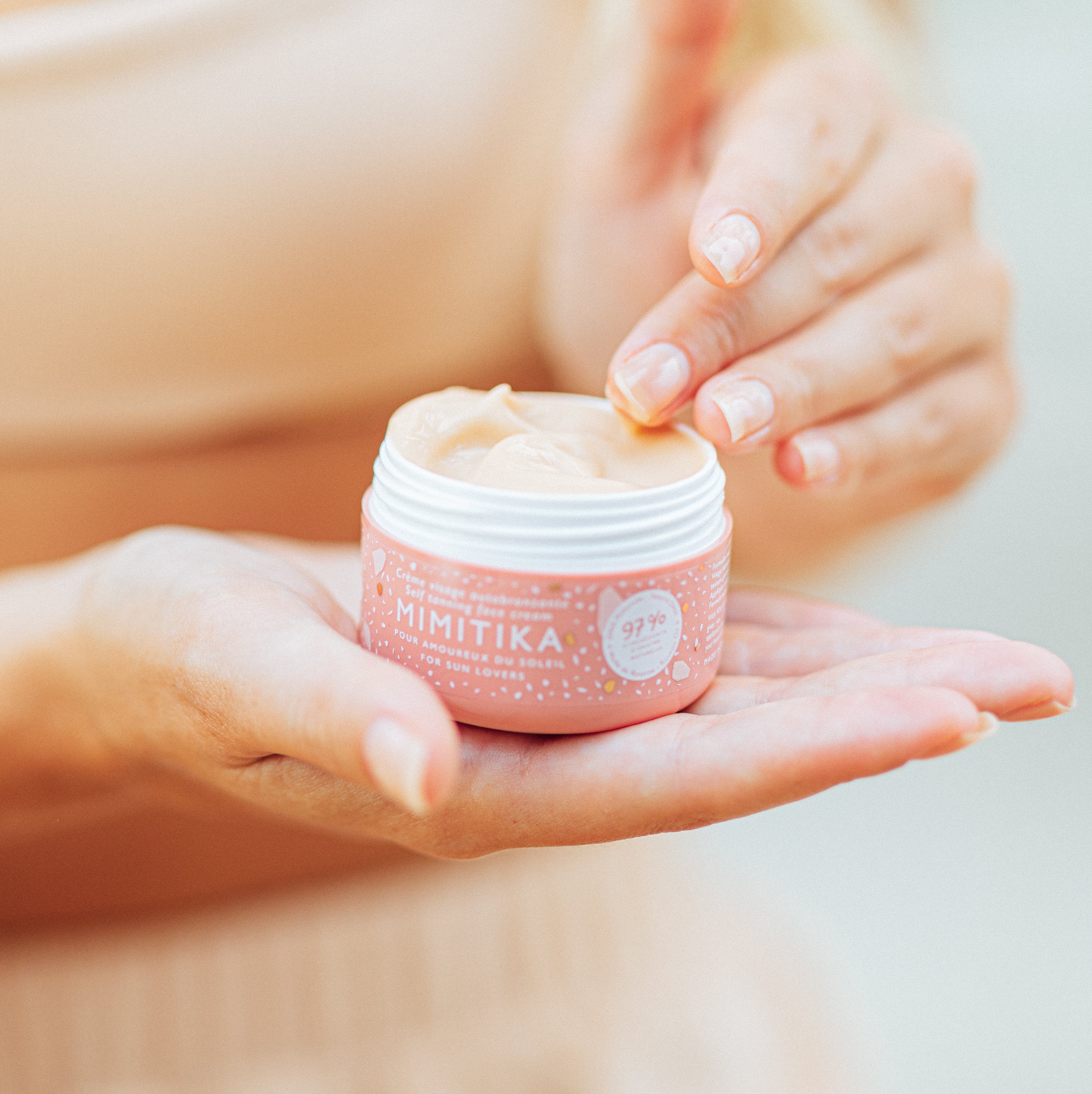 MIMITIKA savaiminio įdegio veido kremas