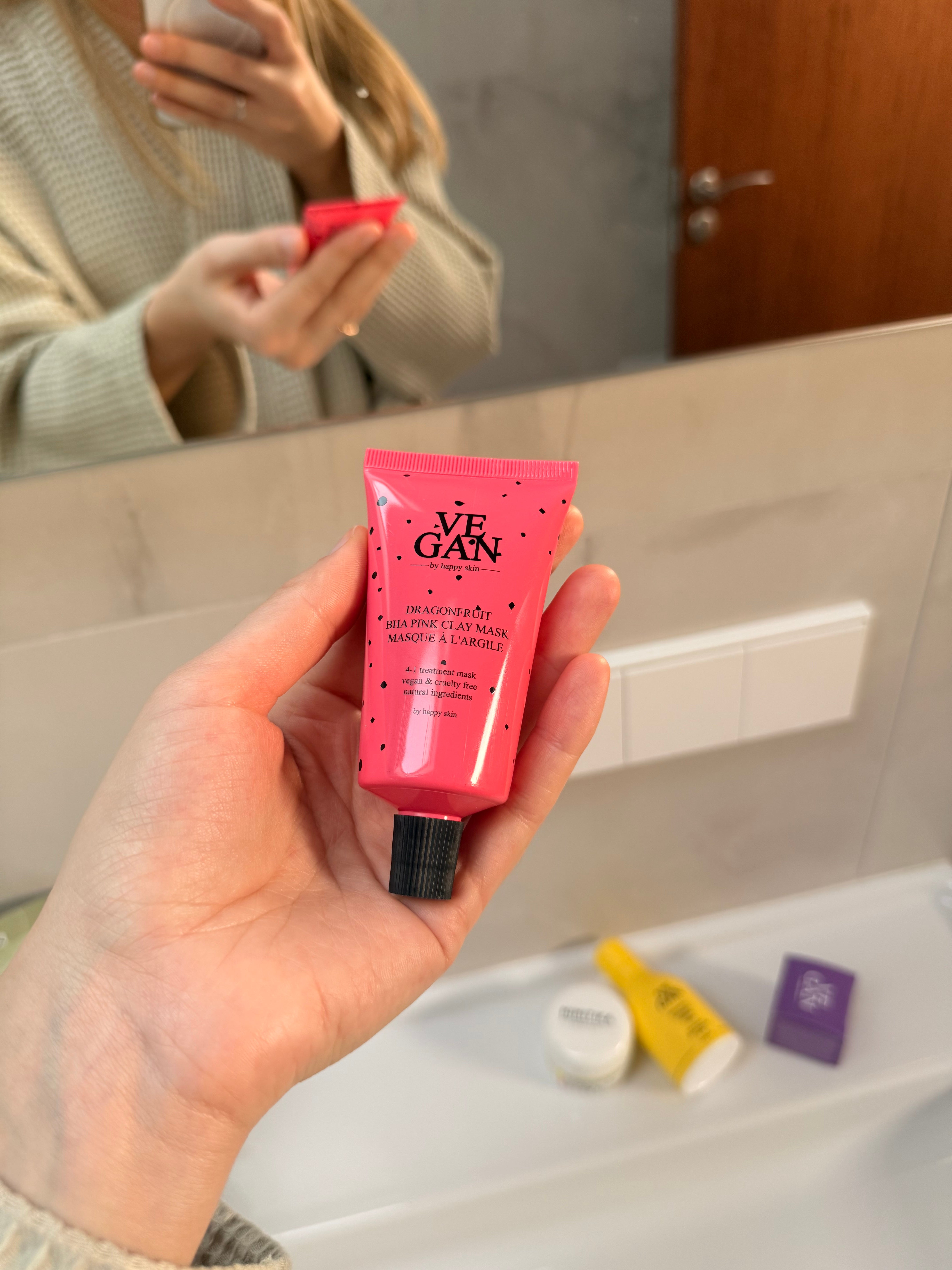 VEGAN DRAGONFRUIT BHA Pink Clay Mask Veido kaukė