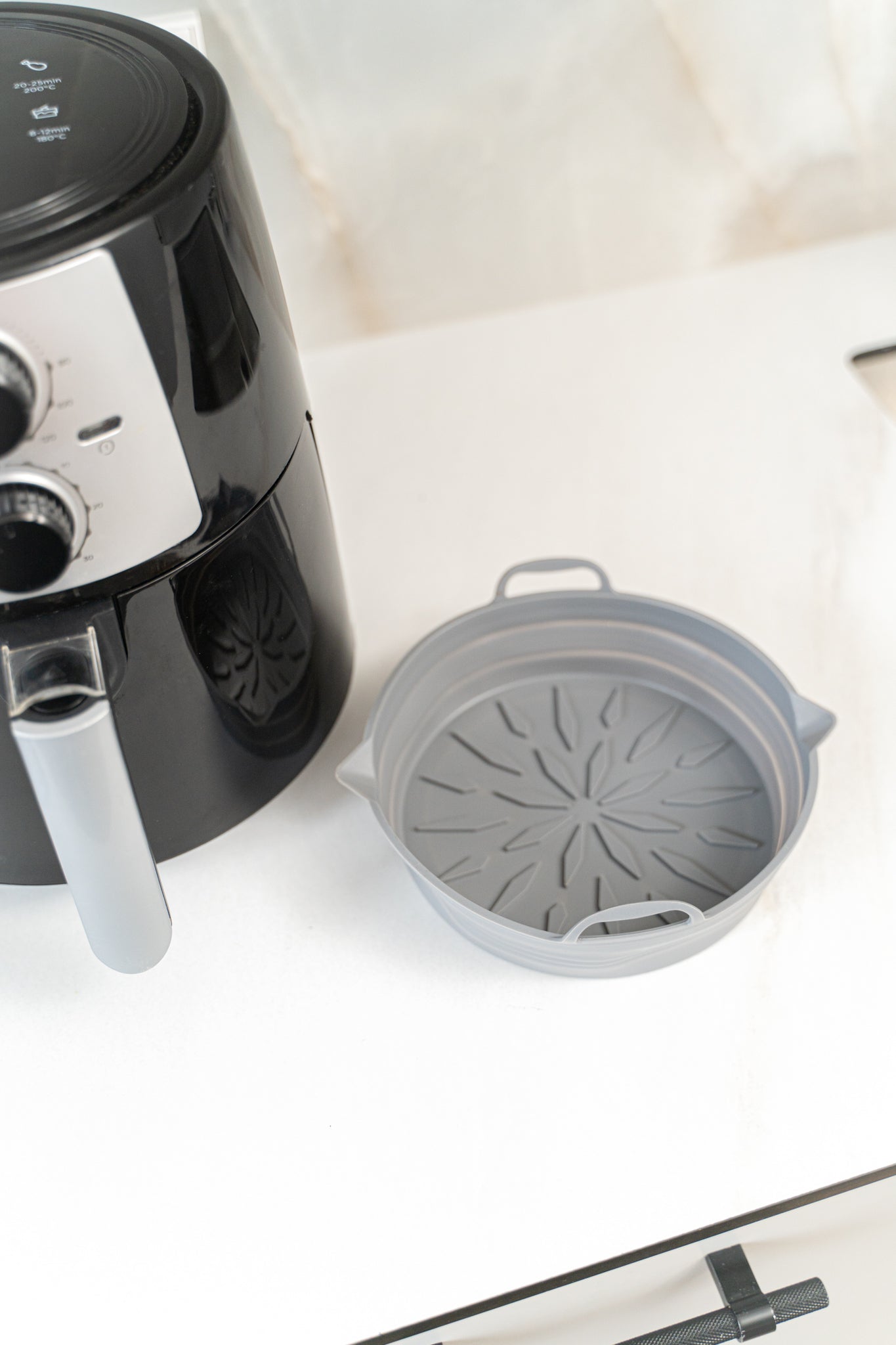 Baking dish for hot air fryer - round